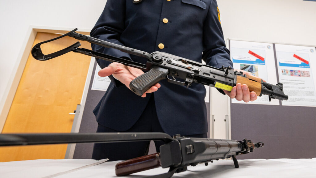 ما حقيقة العثور على سلاح “كلاشينكوف” في منتزه بالرباط ؟