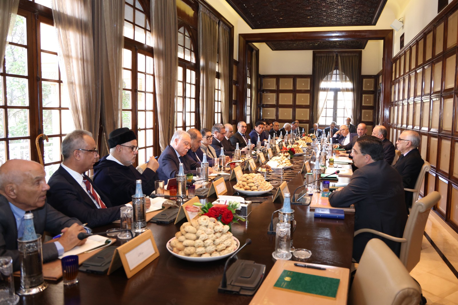 الملك يأمر الأحزاب بتقديم مقترحات لتحيين الحكم الذاتي