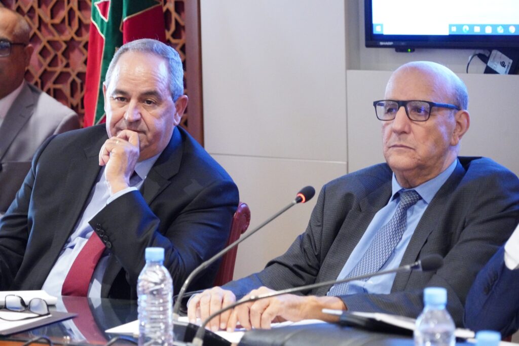 موظفون يصرفون الملايين من أجل دبلومات غير معترف بها