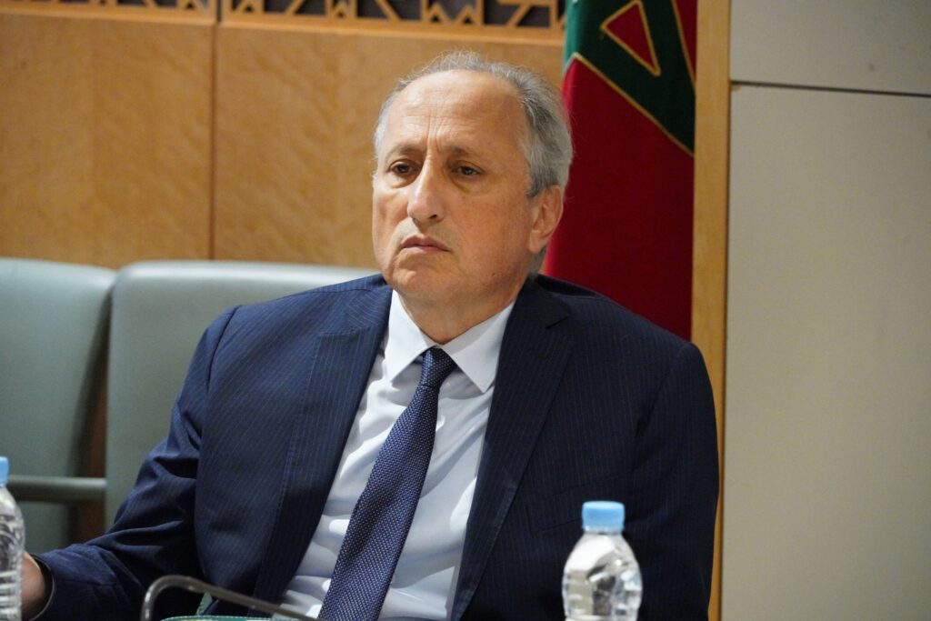 وزير وسط العاصفة